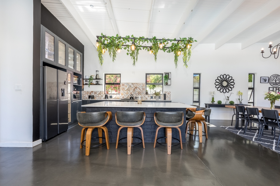 5 Bedroom Property for Sale in Elim Western Cape